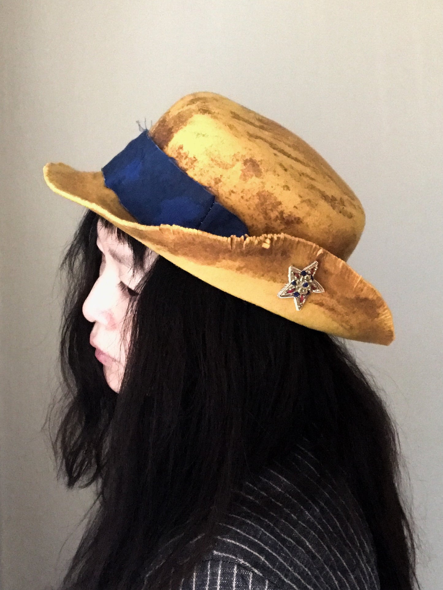 Sure shot -Asymmetrical brim Cowboy hat - Tomoko Tahara millinery works