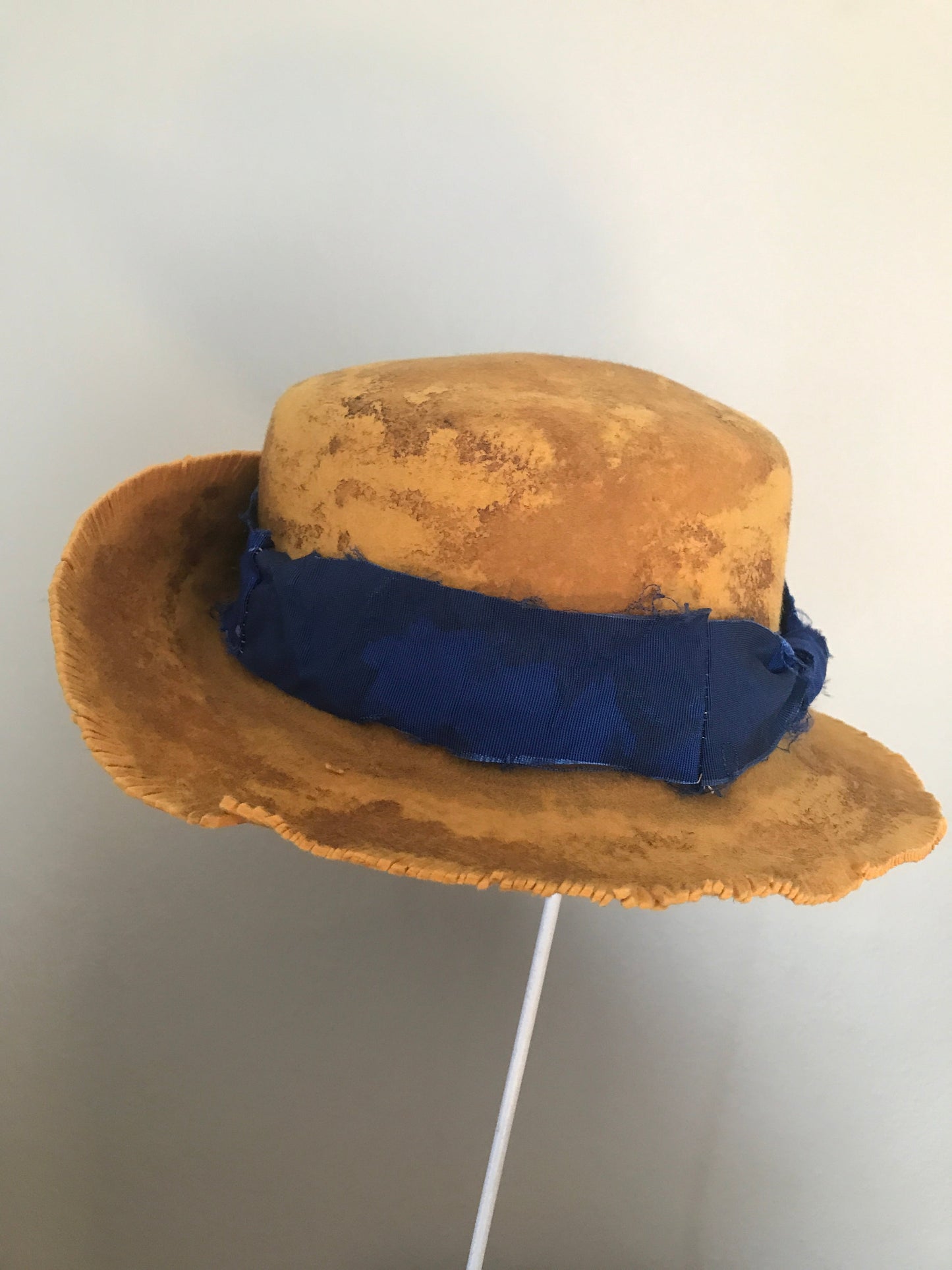 Sure shot -Asymmetrical brim Cowboy hat - Tomoko Tahara millinery works