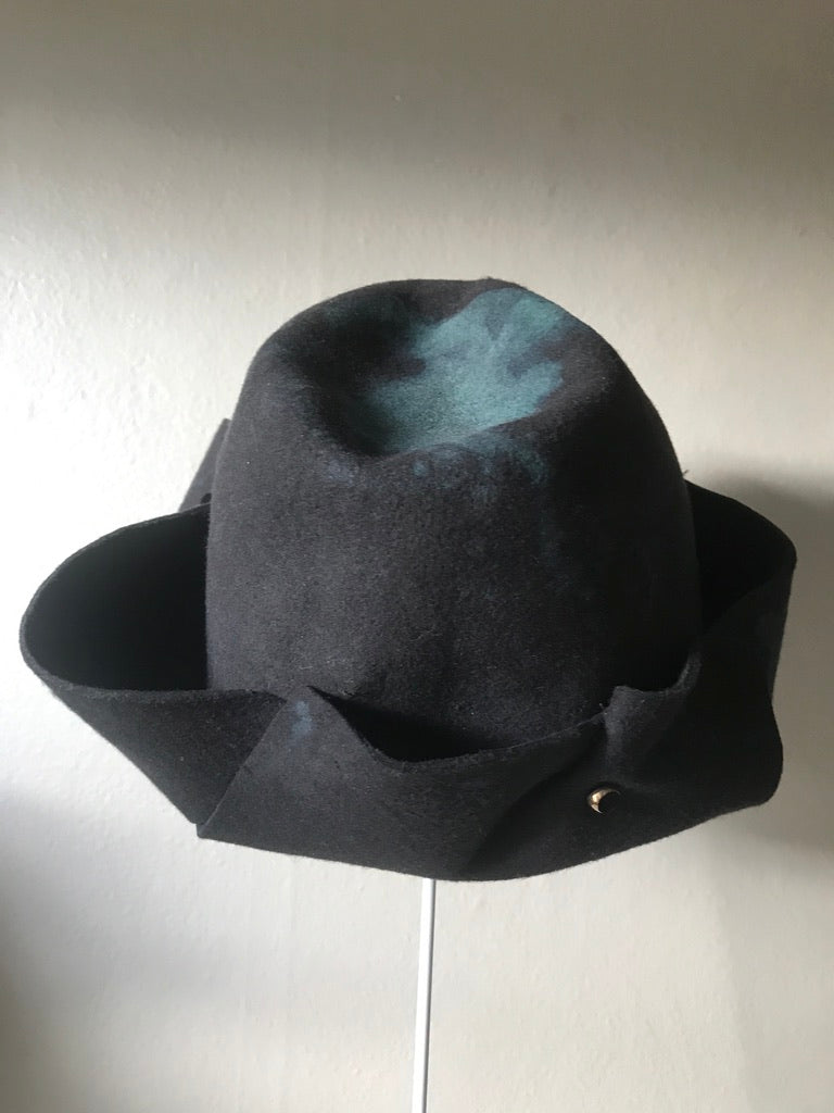 Folded asymmetrical hat, dark green - Origami - Tomoko Tahara millinery works