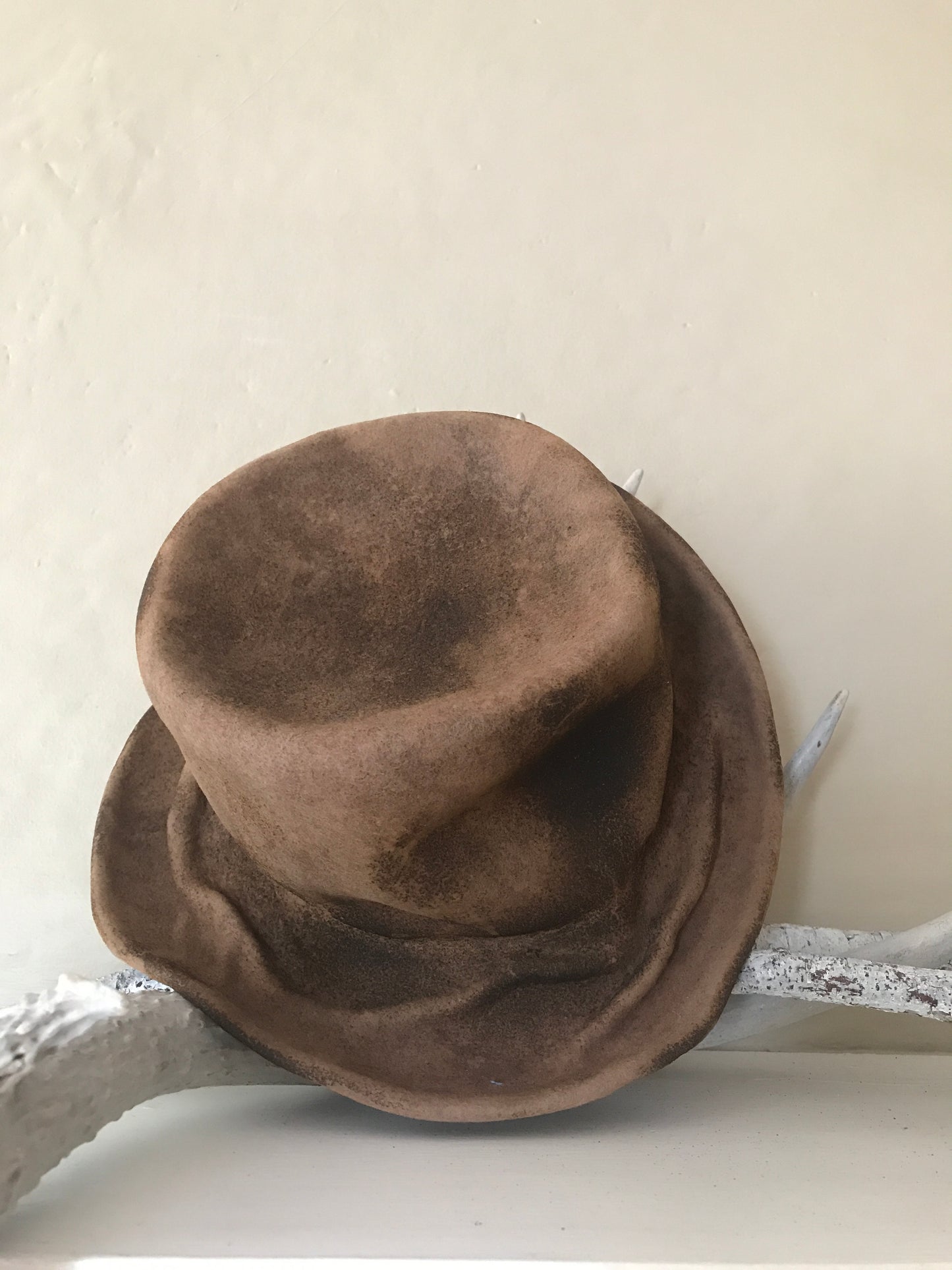 Beige fur felt cowboy hat - Tree veins  -Burnt hat - bygone era cowboy inspired -  Tomoko Tahara millinery works