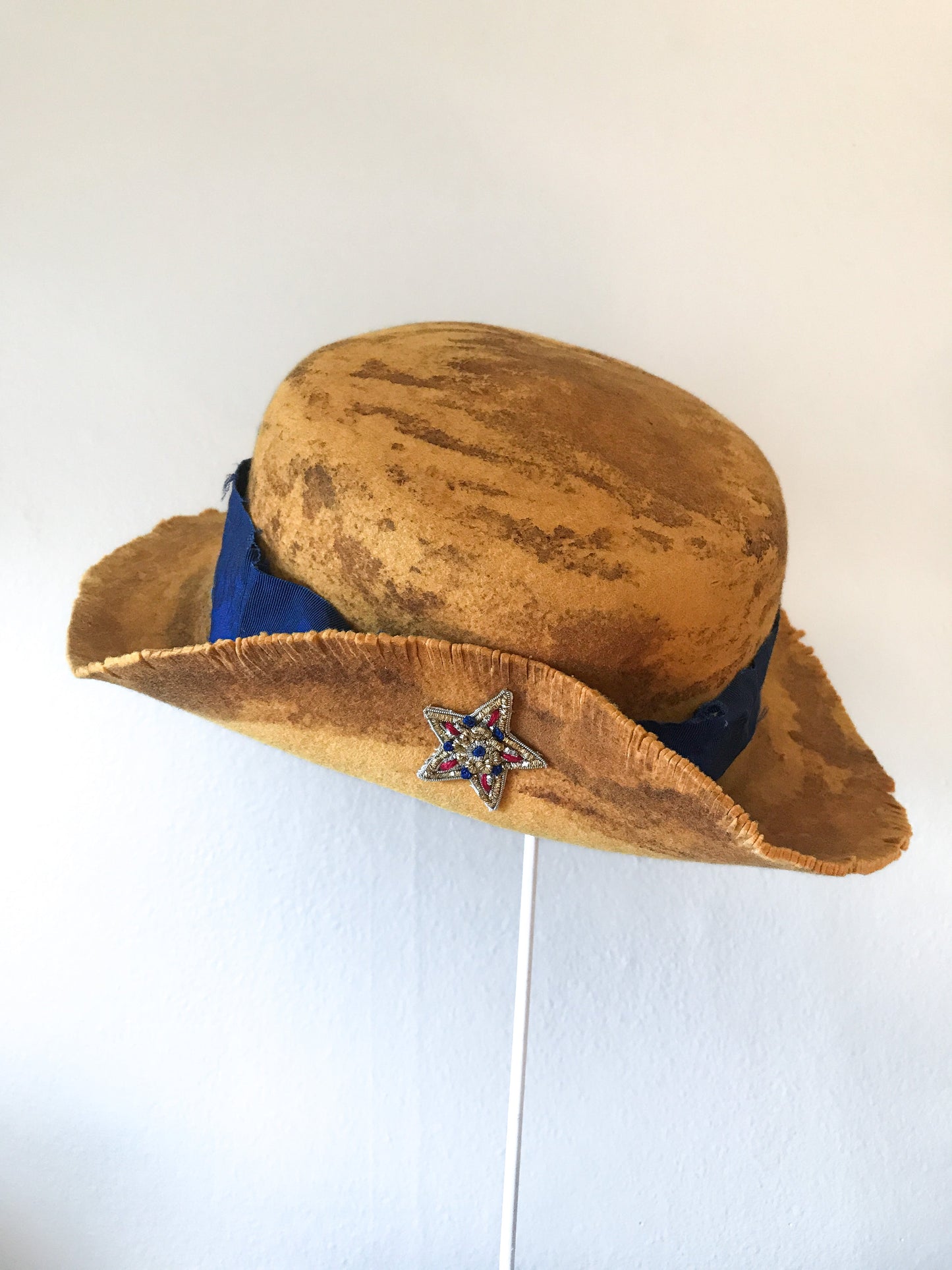 Sure shot -Asymmetrical brim Cowboy hat -  Tomoko Tahara millinery works