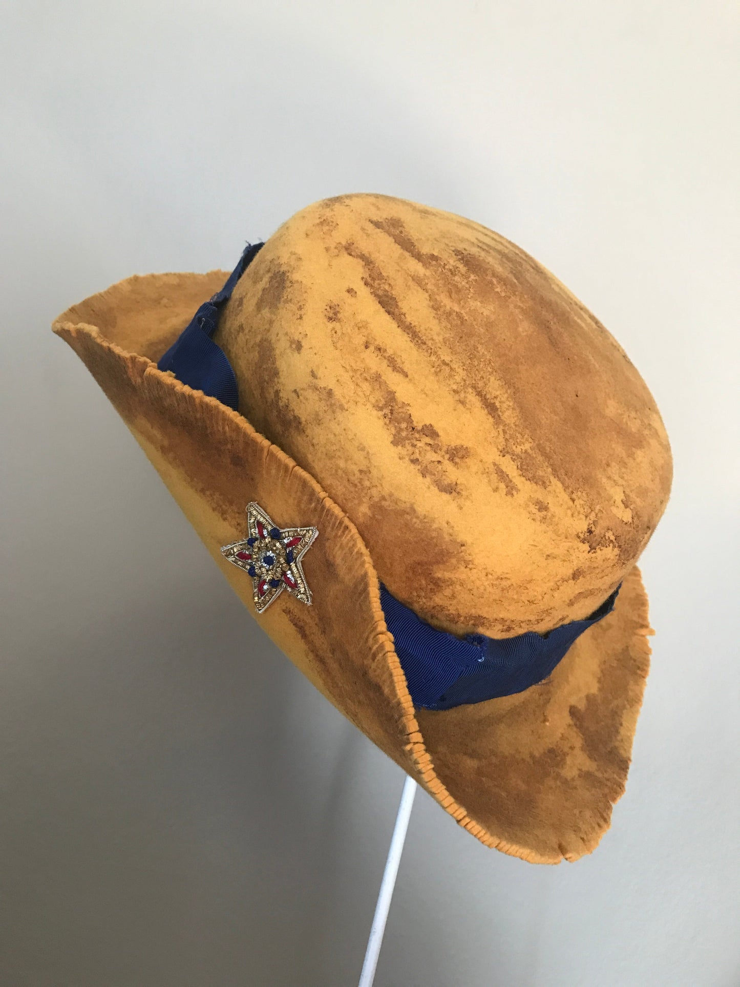 Sure shot -Asymmetrical brim Cowboy hat -  Tomoko Tahara millinery works