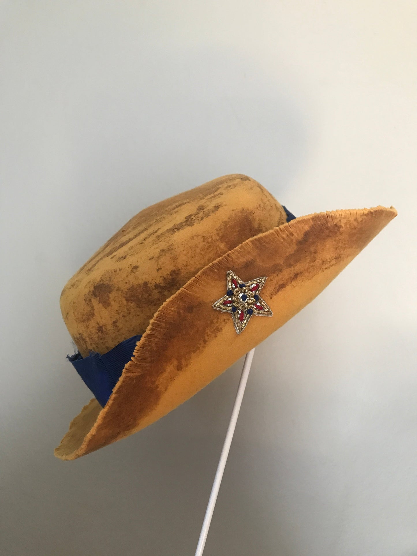 Sure shot -Asymmetrical brim Cowboy hat -  Tomoko Tahara millinery works