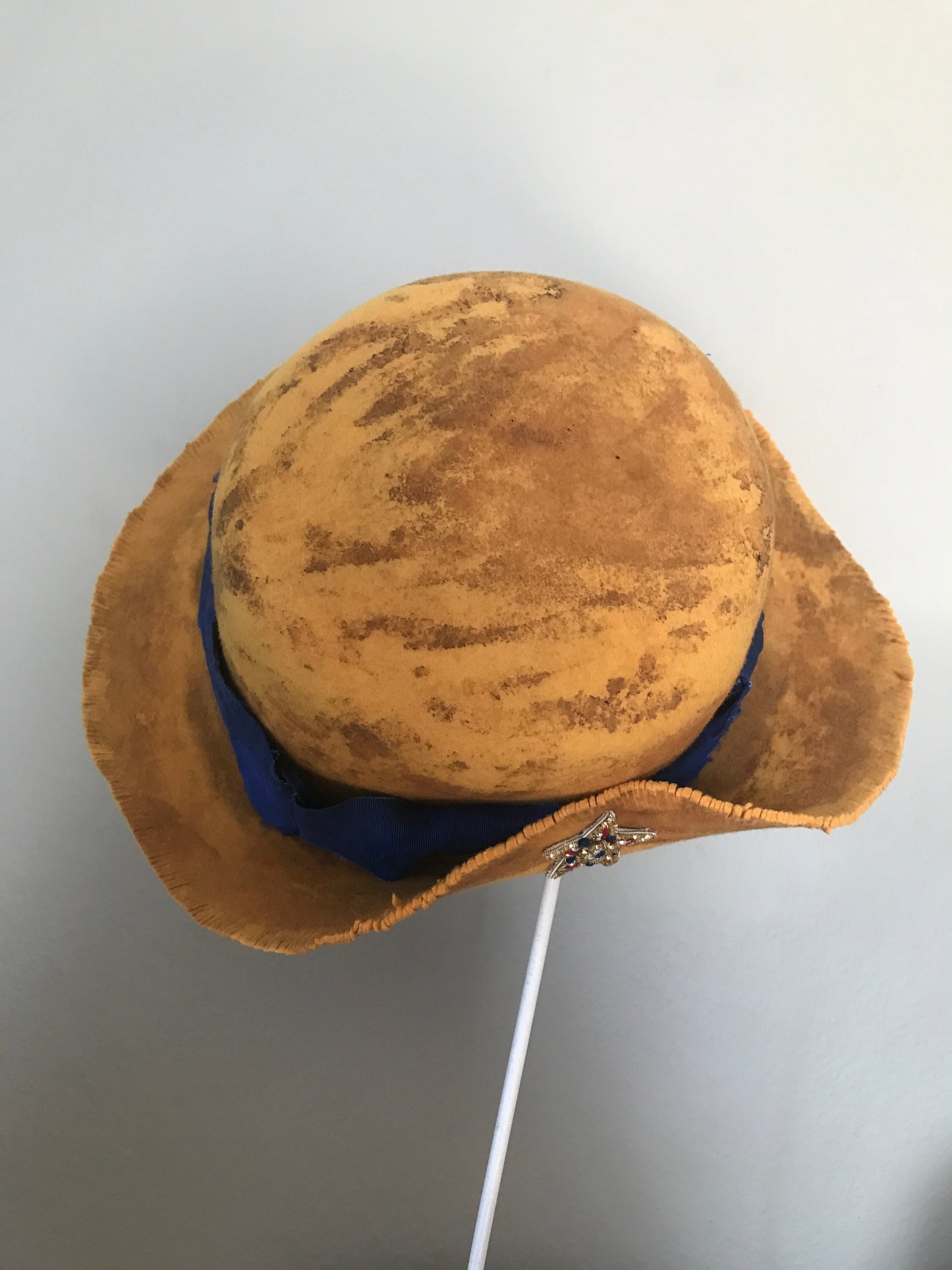 Sure shot -Asymmetrical brim Cowboy hat -  Tomoko Tahara millinery works